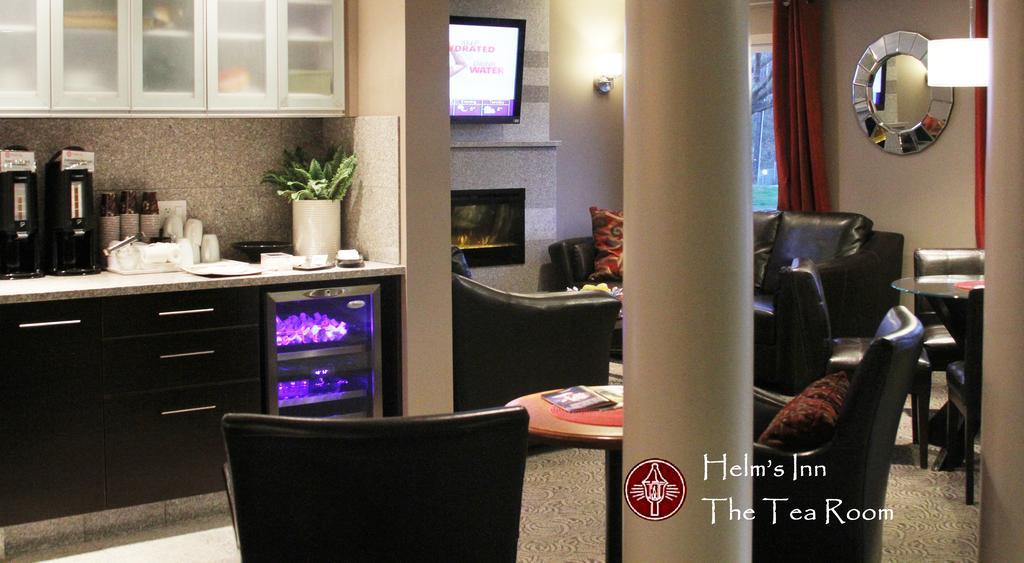 Helm'S Inn Вікторія Екстер'єр фото